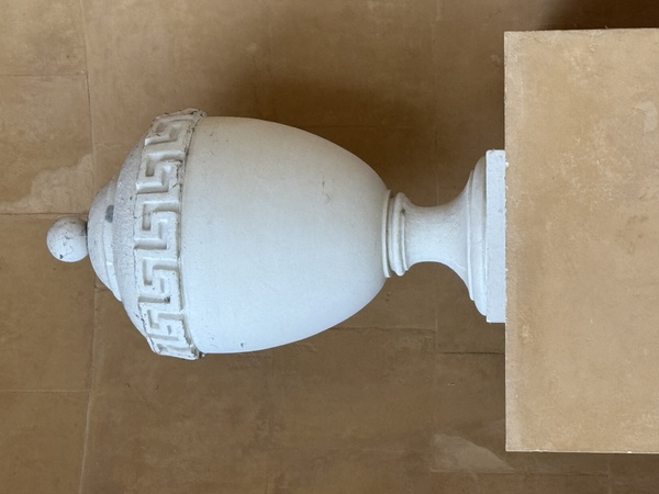 A pair of Kent urns